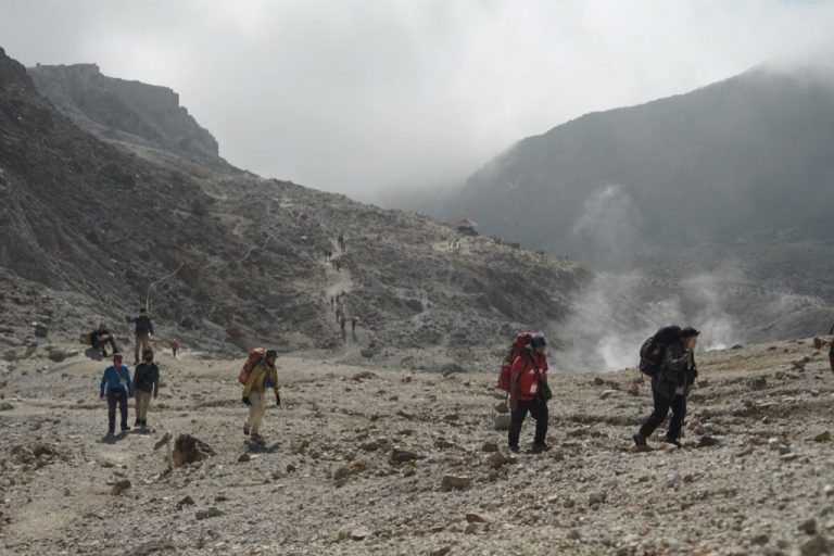 Pendaki Gunung Terapkan Protokol Chse