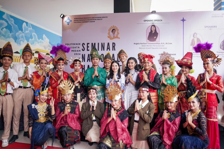 Sektor Pariwisata Ekonomi Kreatif, Ruang Bagi Perempuan, Kreasi &Amp; Berkarya