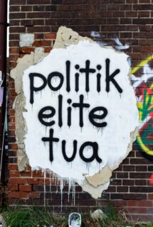 Ilustrasi Politik Elite Tua