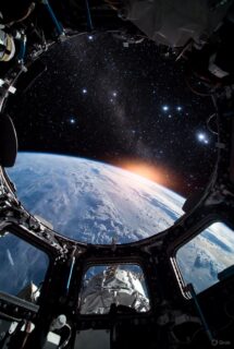 Deskripsi 360° Pandangan Dari Cupola Iss Stasiun Ruang Angkasa.